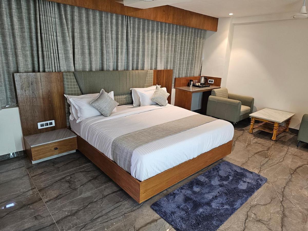 Rds Hotel アーメダバード エクステリア 写真