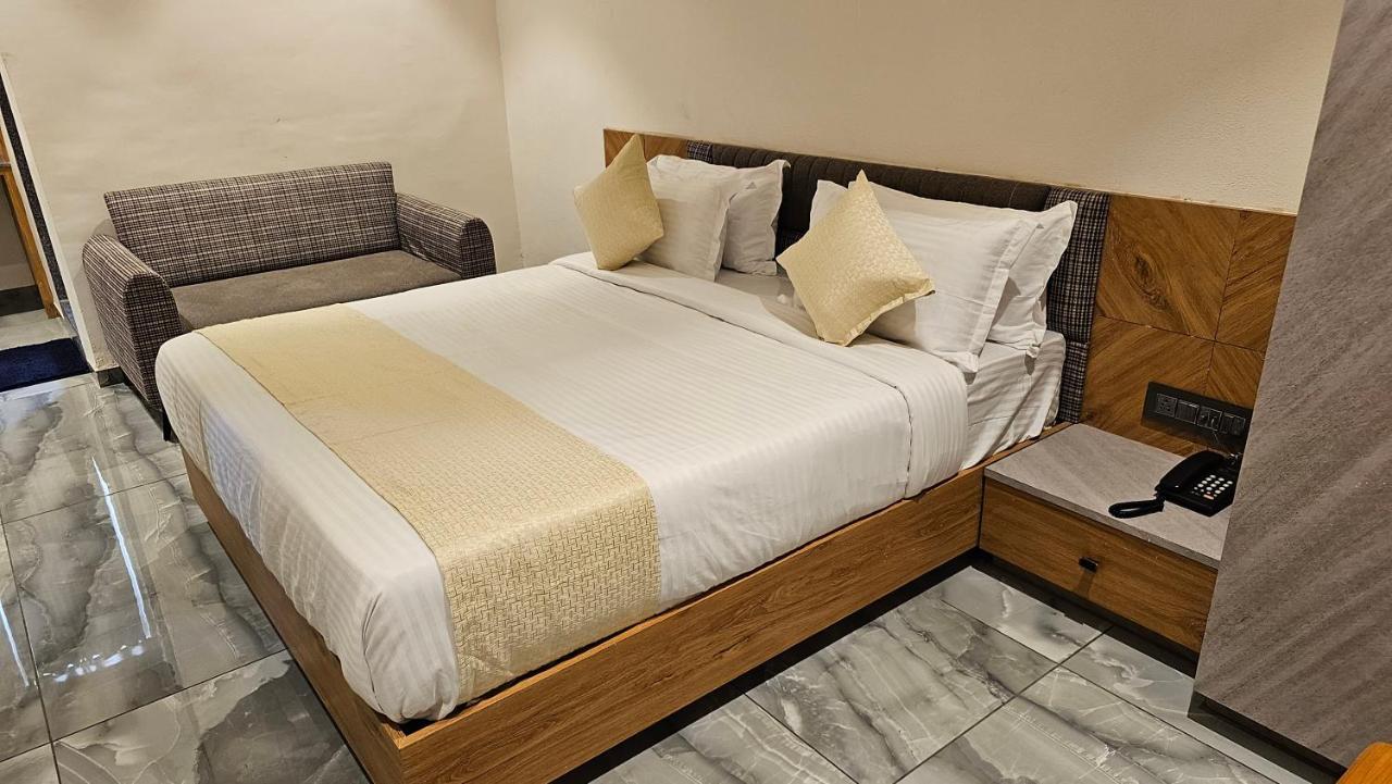 Rds Hotel アーメダバード エクステリア 写真