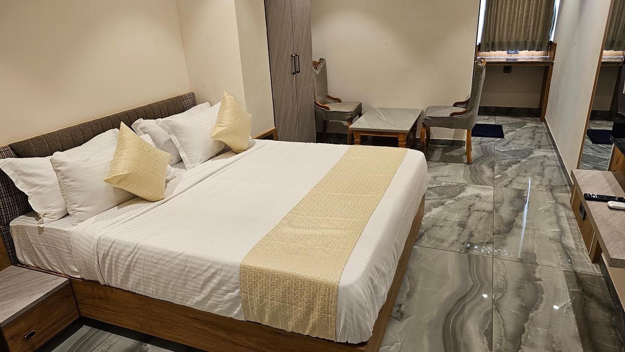 Rds Hotel アーメダバード エクステリア 写真