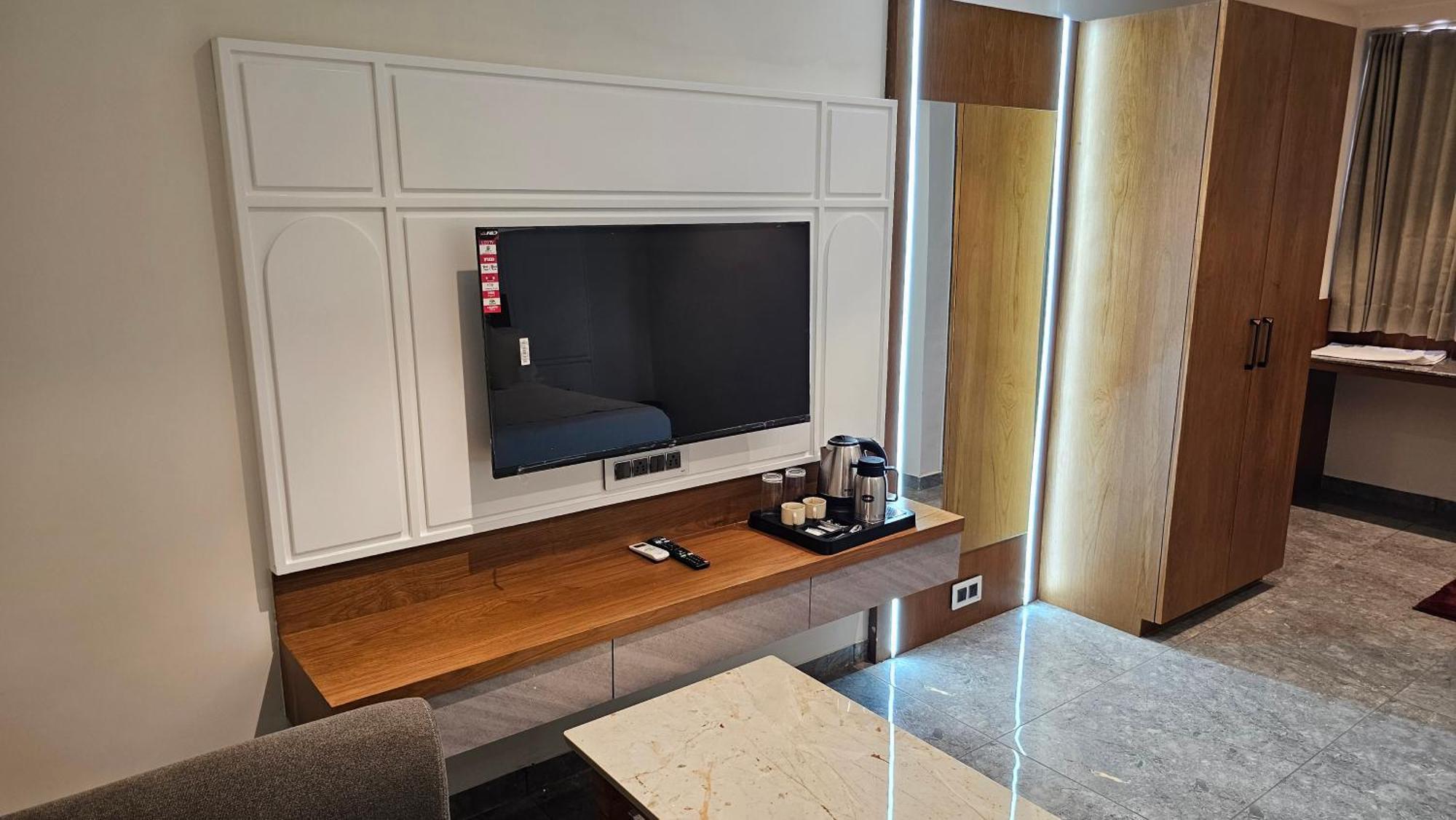 Rds Hotel アーメダバード エクステリア 写真