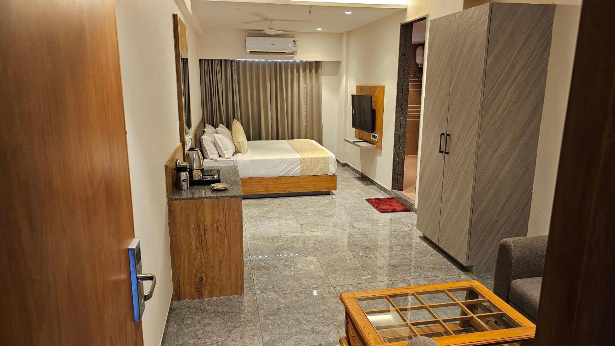 Rds Hotel アーメダバード エクステリア 写真