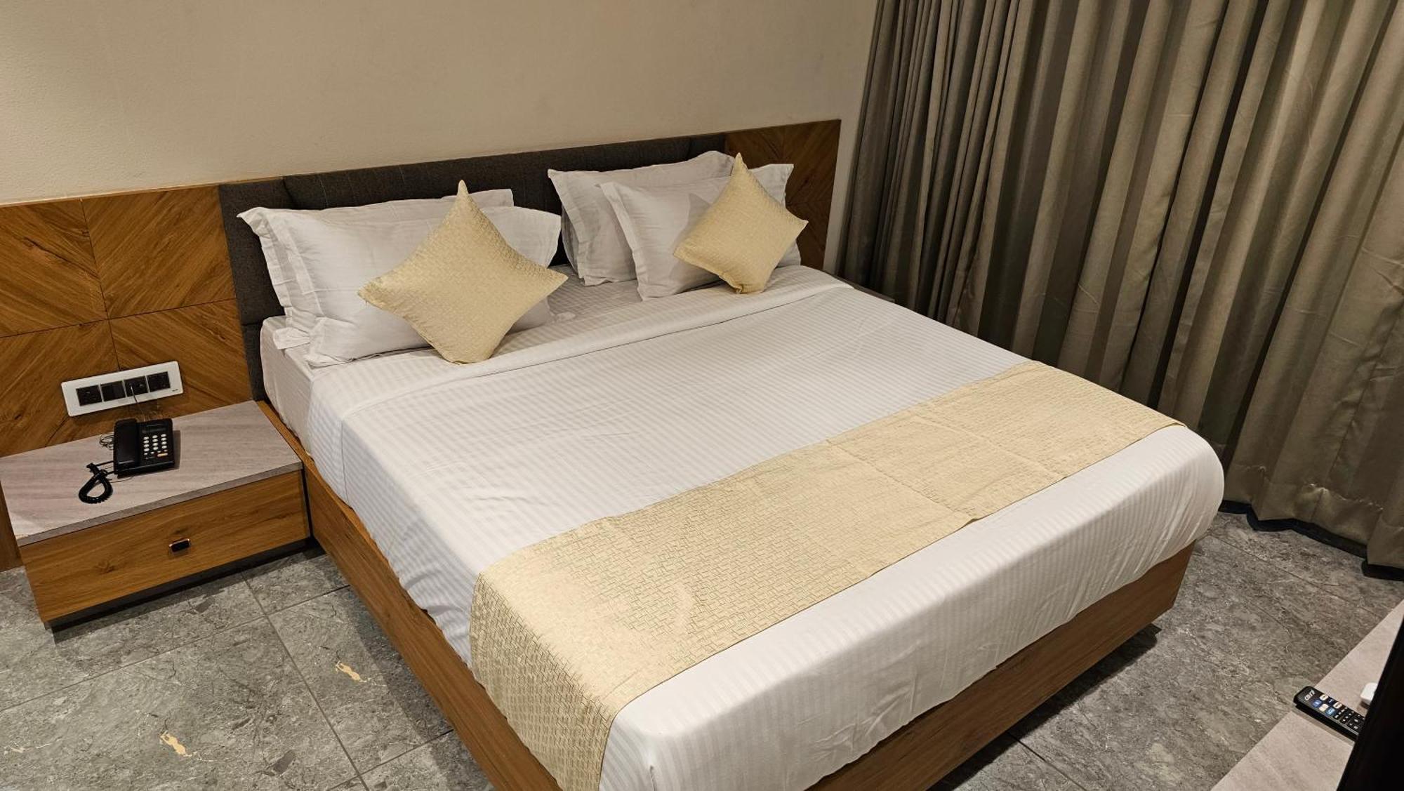 Rds Hotel アーメダバード エクステリア 写真