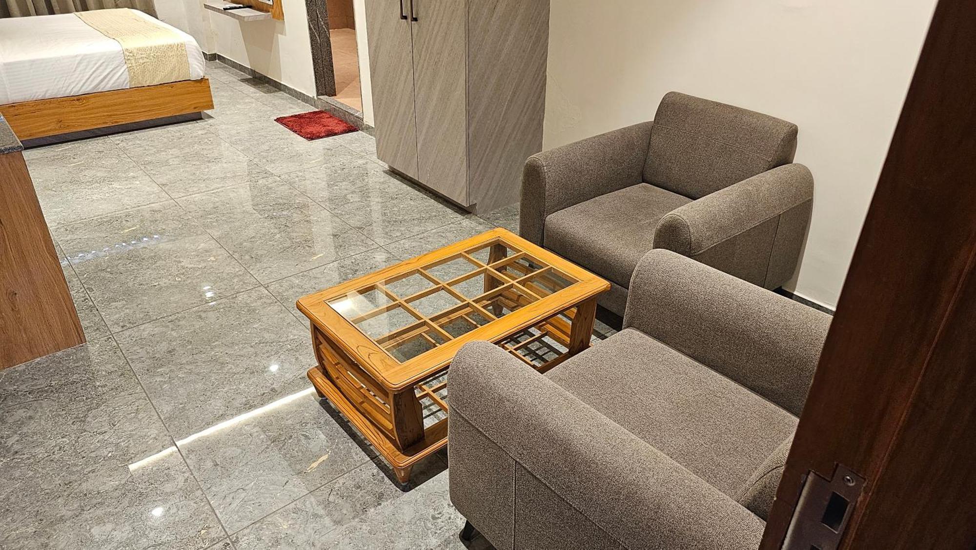 Rds Hotel アーメダバード エクステリア 写真
