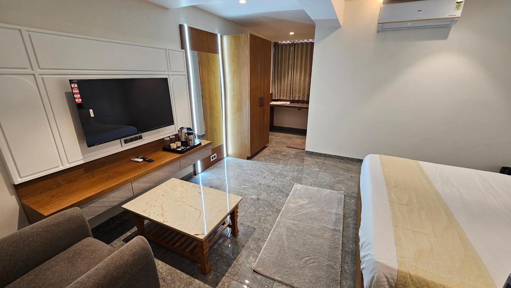 Rds Hotel アーメダバード エクステリア 写真