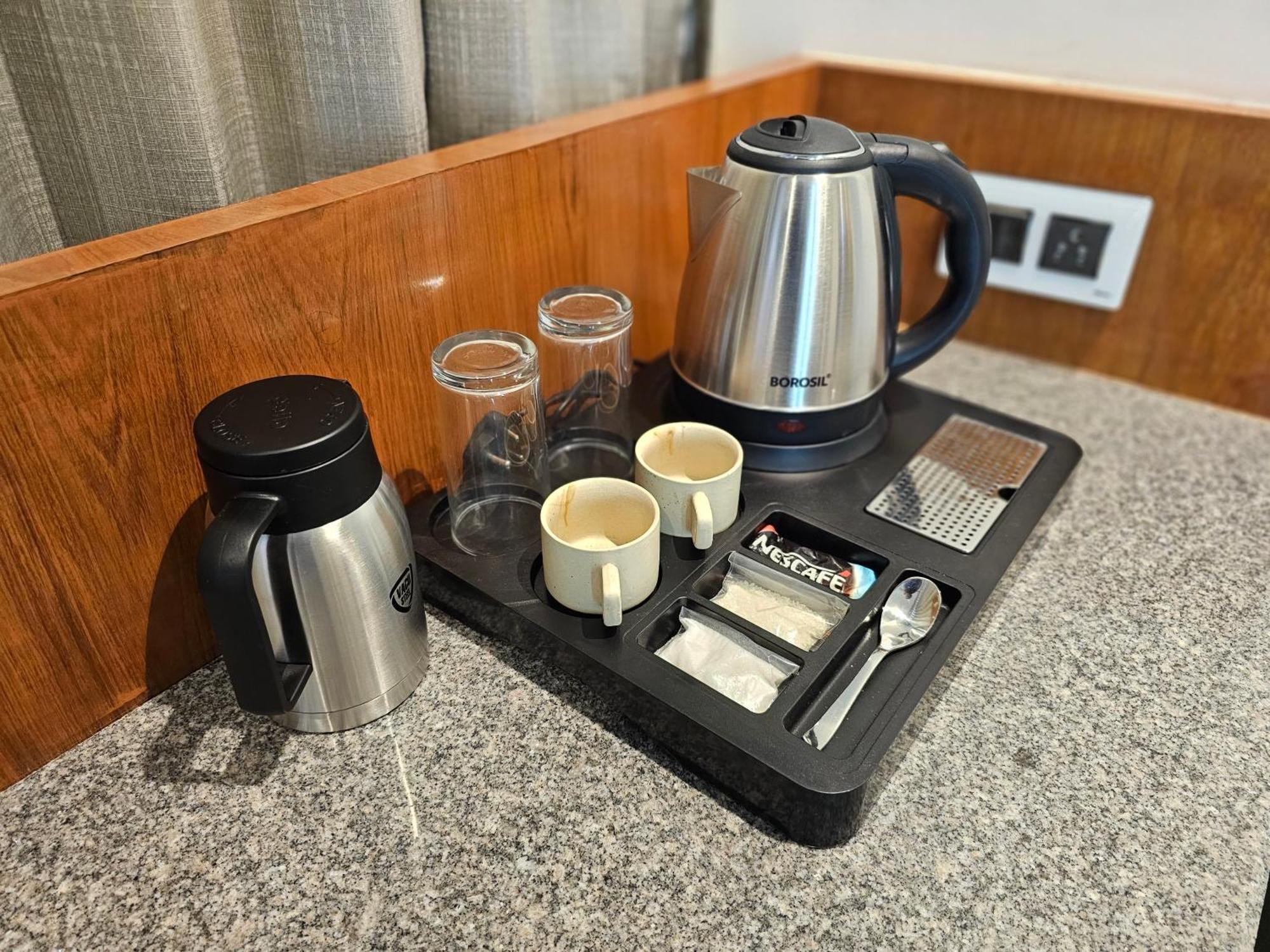 Rds Hotel アーメダバード エクステリア 写真